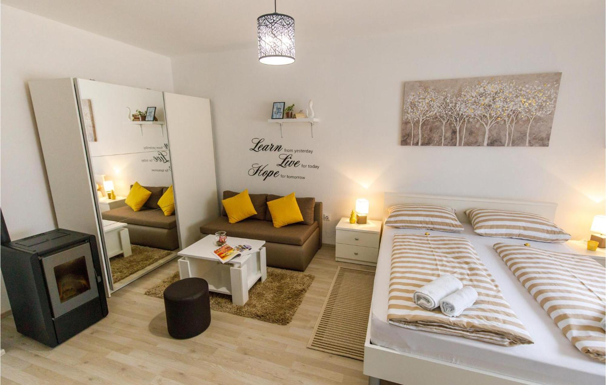 Gorgeous Home In Knin With Kitchen Kovacic Exterior foto