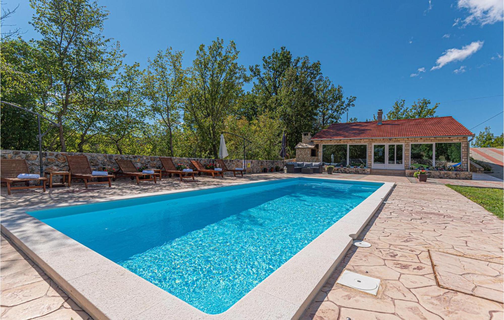 Gorgeous Home In Knin With Kitchen Kovacic Exterior foto