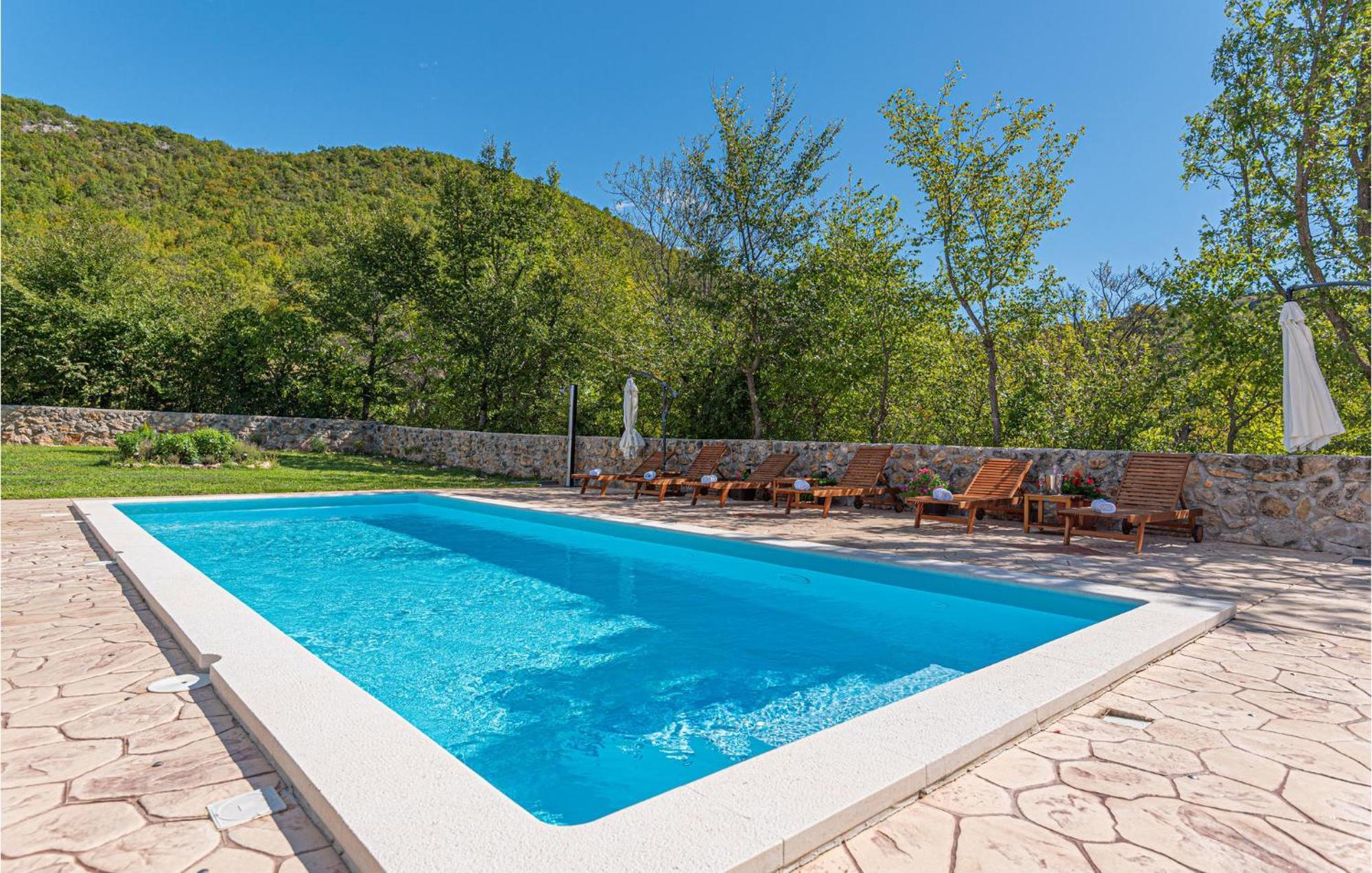 Gorgeous Home In Knin With Kitchen Kovacic Exterior foto